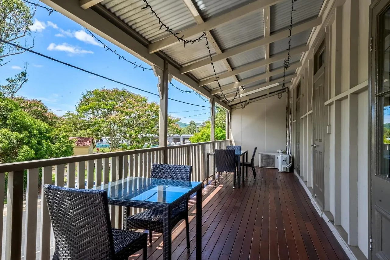 Yandina Hotel 2*,